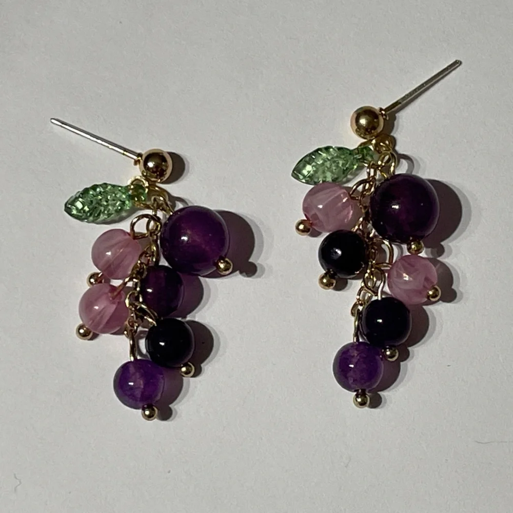 🍇 Grape earrings wine lover brand new cute drop perfect size Great Gift gold